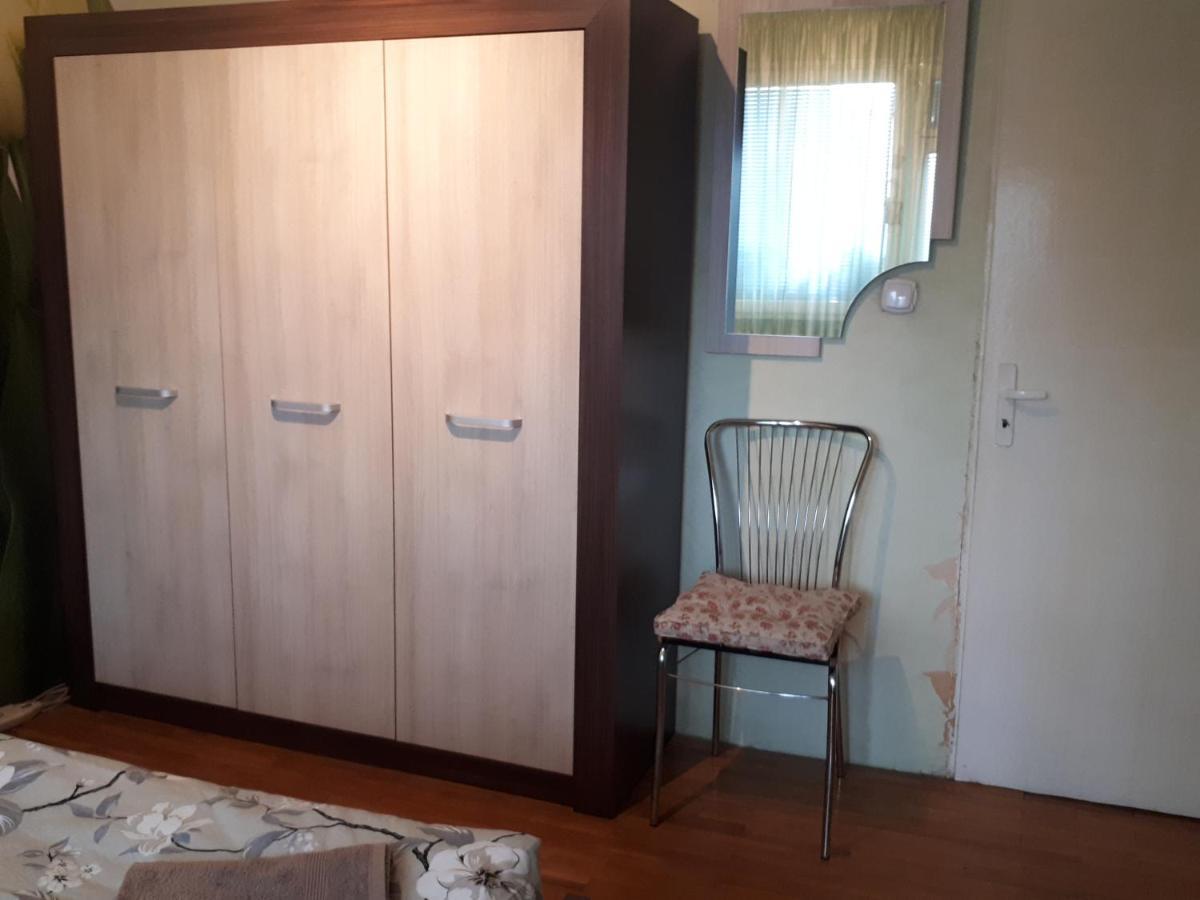 2 Bedrooms With Private Bath And Balcony Near The Airport 소피아 외부 사진